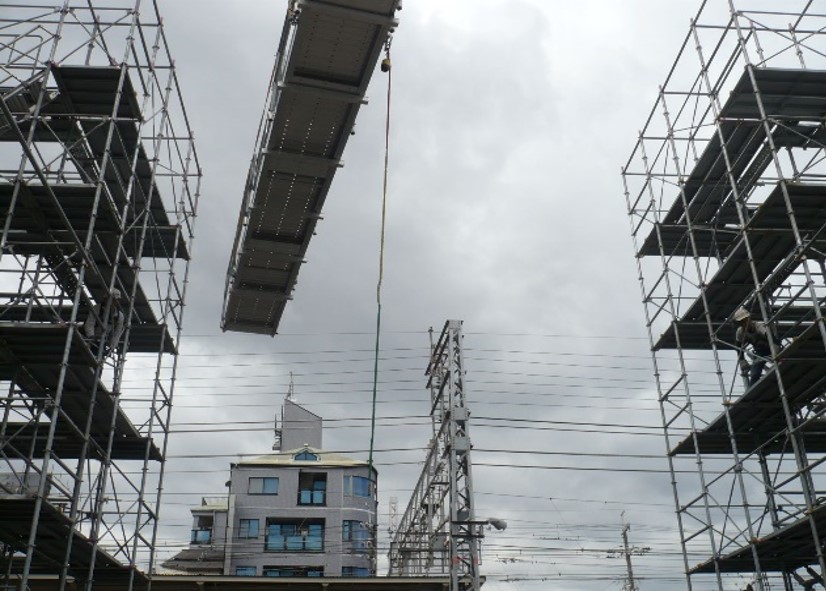 立体交差高架橋付け替え工事（阪急京都線 淡路駅付近）